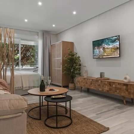 Centrico Estudio En Puerto Banus 马尔韦利亚
